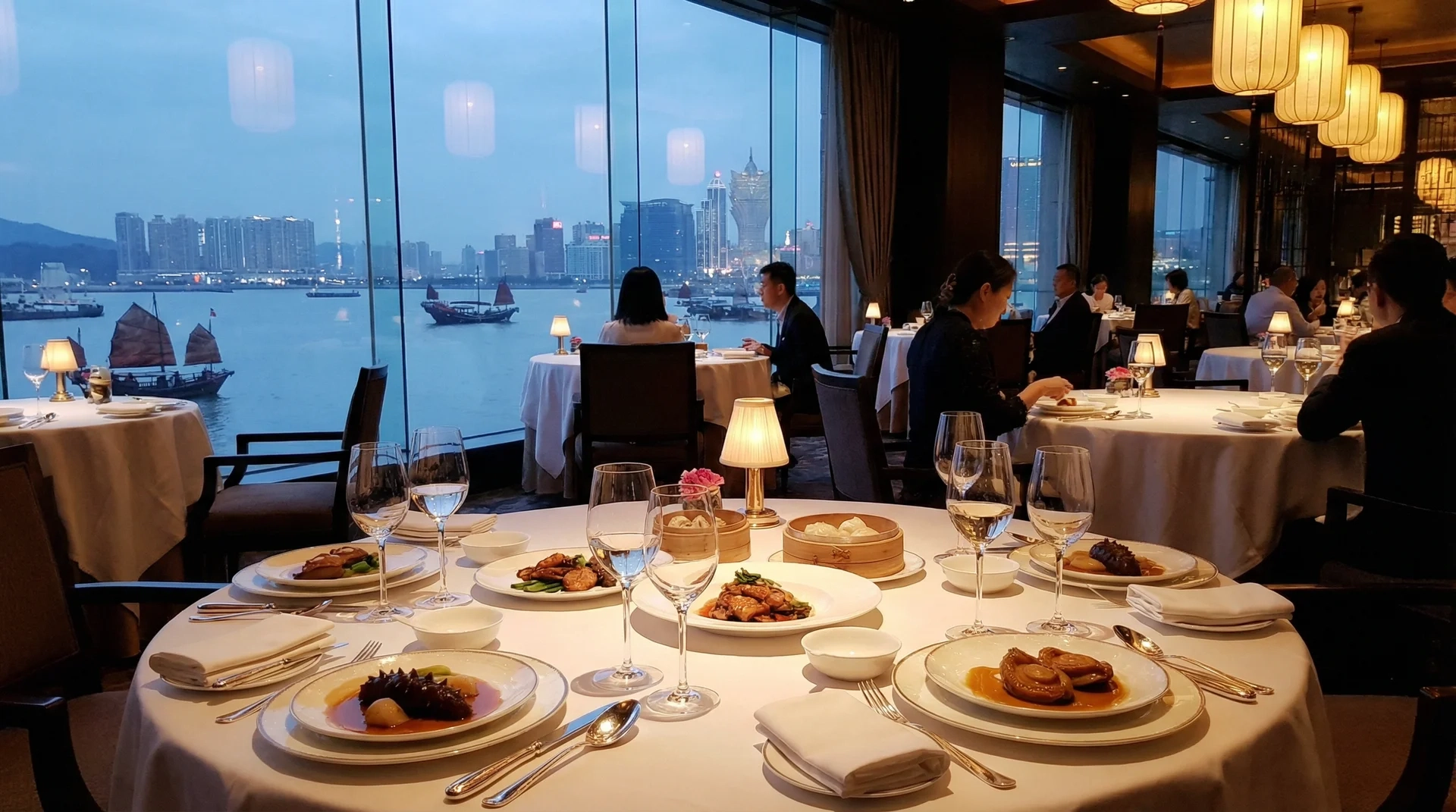 太阳城合作米其林餐厅精致中华料理和海港夜景